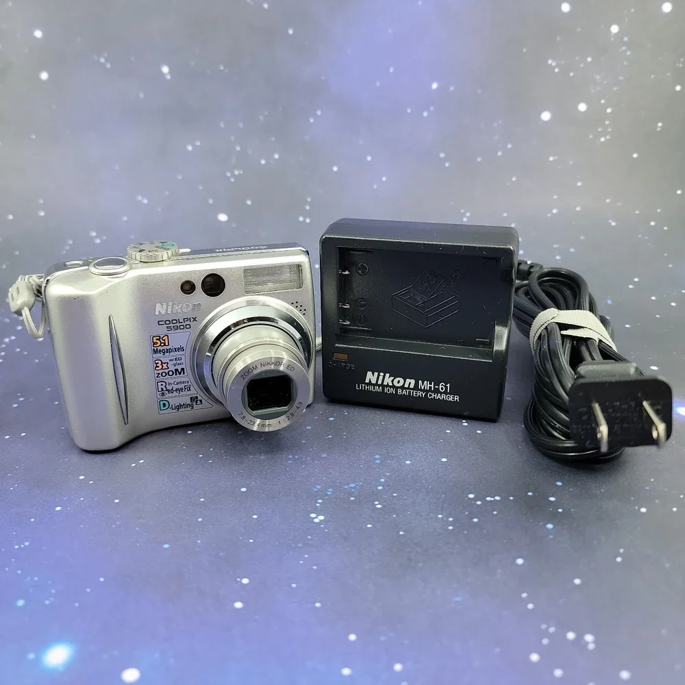 Nikon Digital Camera Coolpix 5900 5.1MP Silver - Zoom Not Working